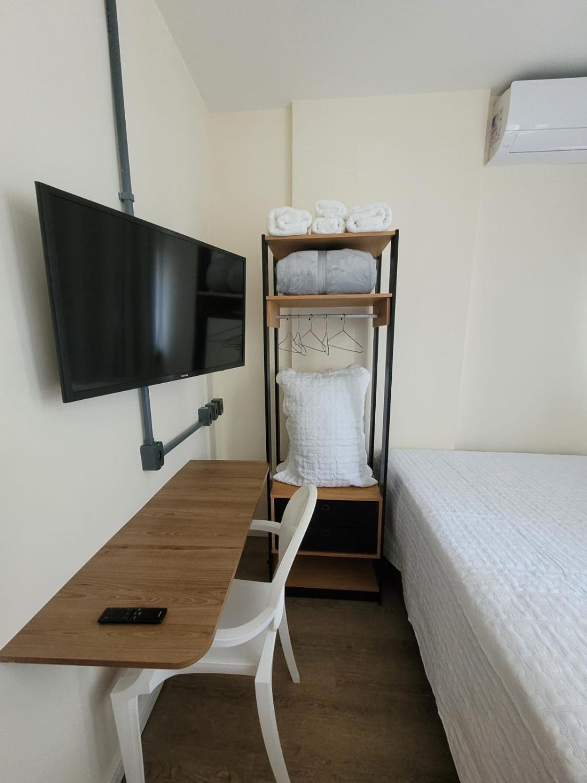 Studio Apartment One Double Bed